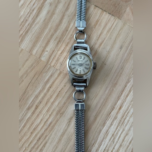 Seiko Rare Vintage Mechanical Ladies Watch Stainless Dial Case Bracelet Works - Picture 4 of 15